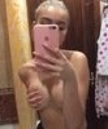 Уверена, что каждая встреча со мной будет незабываемой и полна страсти. Мои услуги охватывают широкий спектр: классический и эротический массаж, эксперименты в постели, ролевые игры и многое другое. Обращайтесь ко мне, и я окуну вас в мир удовольствия и наслаждения. Я готова подарить вам незабываемые эмоции и удовлетворение. У меня есть отличные отзывы от довольных клиентов, которые являются подтверждением моей профессиональности и индивидуального подхода к каждому гостю. 🔥 Я живу в Москве и готова принять вас у себя или приехать к вам. ❣️ На моих фото вы увидите гармонию красоты и страсти. С нетерпением жду вашего звонка! 4009, 26 лет